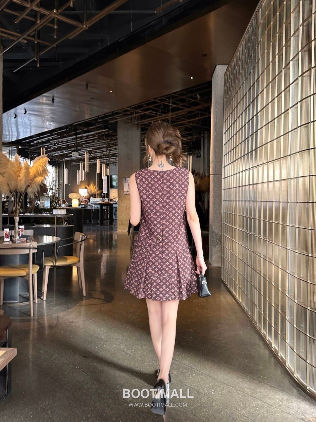 Louis Vuitton Sleeveless A-Line Dress White 루이비통 슬리브리스 A라인 드레스 화이트 16