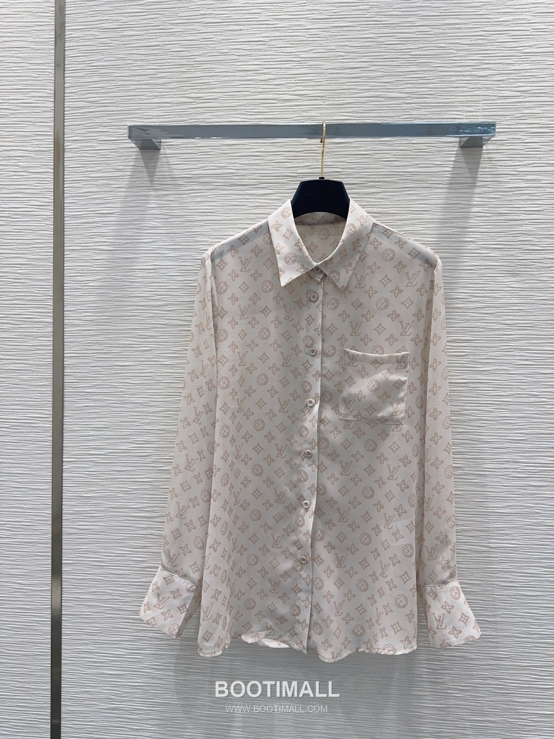 Louis Vuitton Semi-Sheer Logo Print Shirt Light Pink 루이비통 세미 시어 로고 프린트 셔츠 라이트 핑크 1