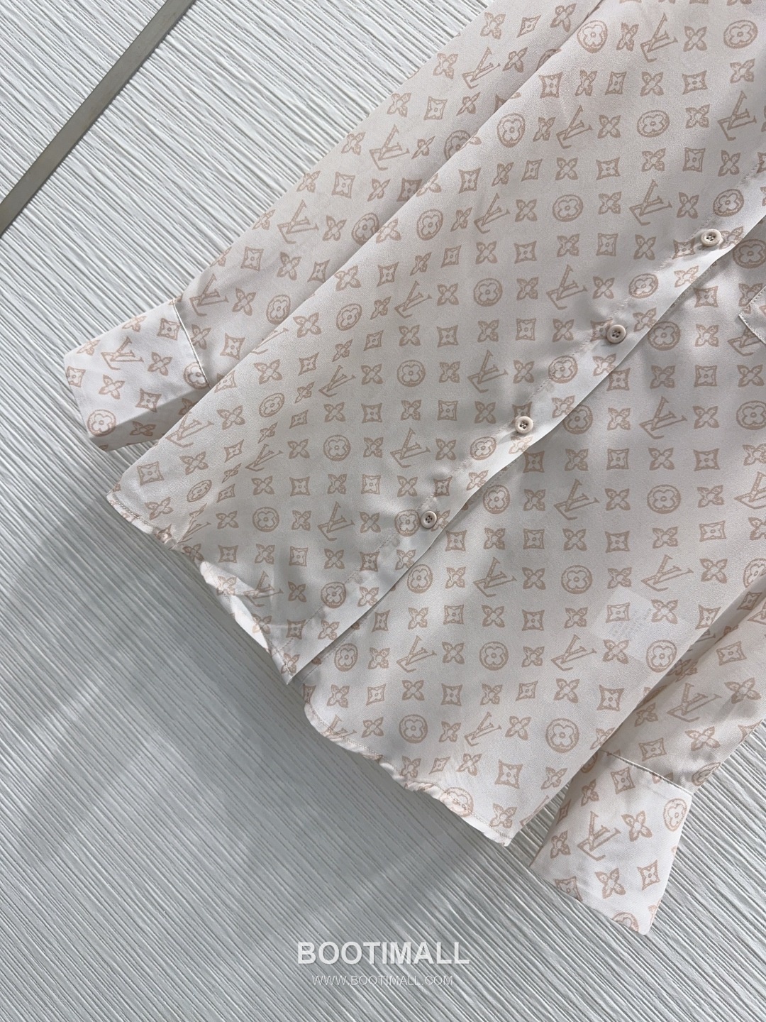 Louis Vuitton Semi-Sheer Logo Print Shirt Light Pink 루이비통 세미 시어 로고 프린트 셔츠 라이트 핑크 5