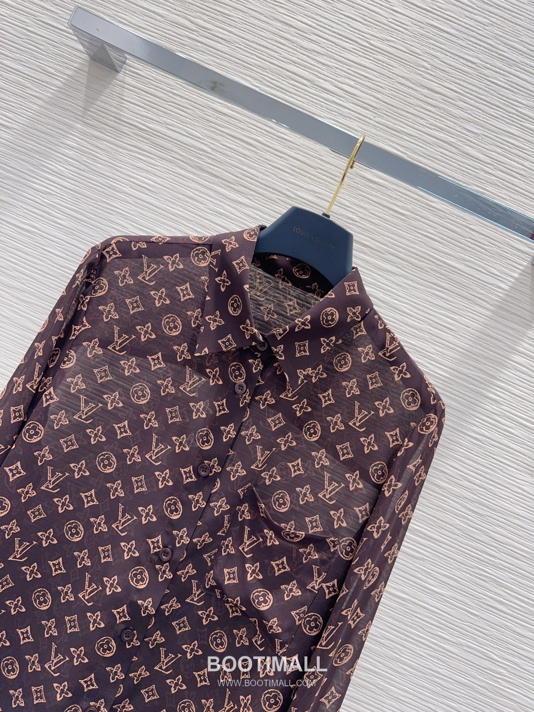 Louis Vuitton Semi-Sheer Logo Print Shirt Light Pink 루이비통 세미 시어 로고 프린트 셔츠 라이트 핑크 2