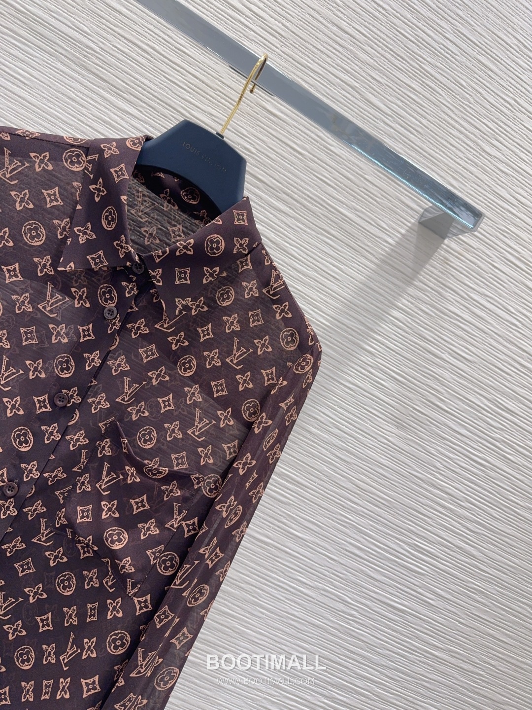 Louis Vuitton Semi-Sheer Logo Print Shirt Light Pink 루이비통 세미 시어 로고 프린트 셔츠 라이트 핑크 4