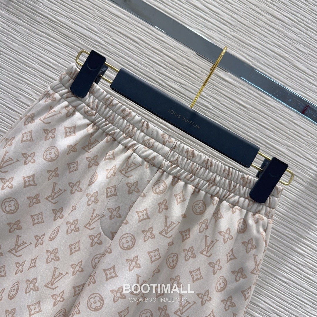 Louis Vuitton Monogram Pattern Cotton Blend Two-Piece Set Beige 루이비통 모노그램 패턴 코튼 블렌드 투피스 세트 베이지 12
