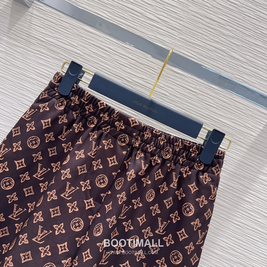 Louis Vuitton Monogram Pattern Cotton Blend Two-Piece Set Beige 루이비통 모노그램 패턴 코튼 블렌드 투피스 세트 베이지 12