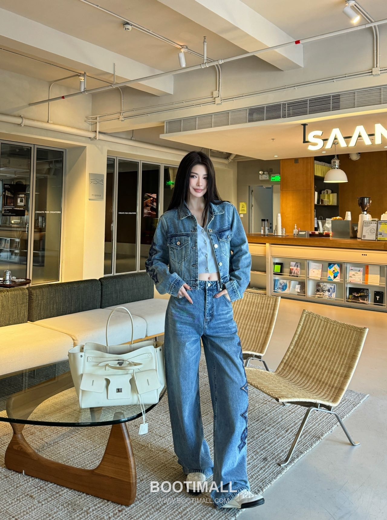 Louis Vuitton Bourgeoise Monogram Embroidered Denim Jeans Blue 루이비통 부르주아 모노그램 자수 데님 진 블루 5