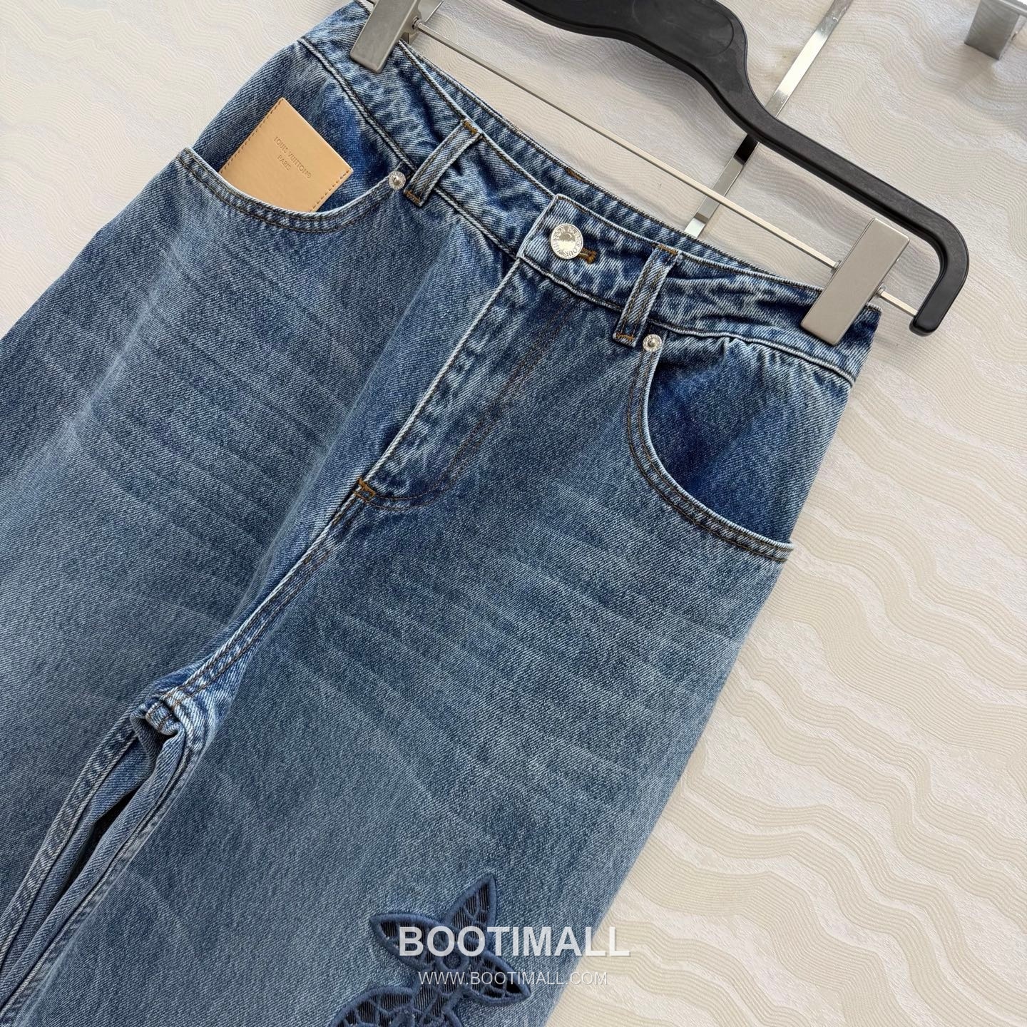 Louis Vuitton Bourgeoise Monogram Embroidered Denim Jeans Blue 루이비통 부르주아 모노그램 자수 데님 진 블루 9