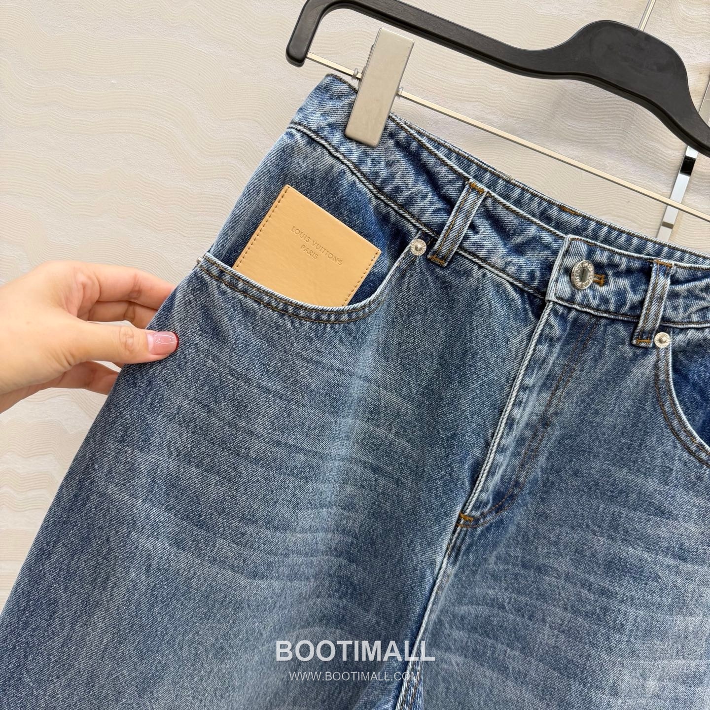 Louis Vuitton Bourgeoise Monogram Embroidered Denim Jeans Blue 루이비통 부르주아 모노그램 자수 데님 진 블루 10