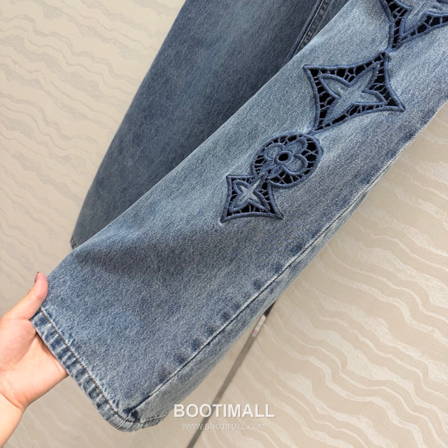 Louis Vuitton Bourgeoise Monogram Embroidered Denim Jeans Blue 루이비통 부르주아 모노그램 자수 데님 진 블루 13