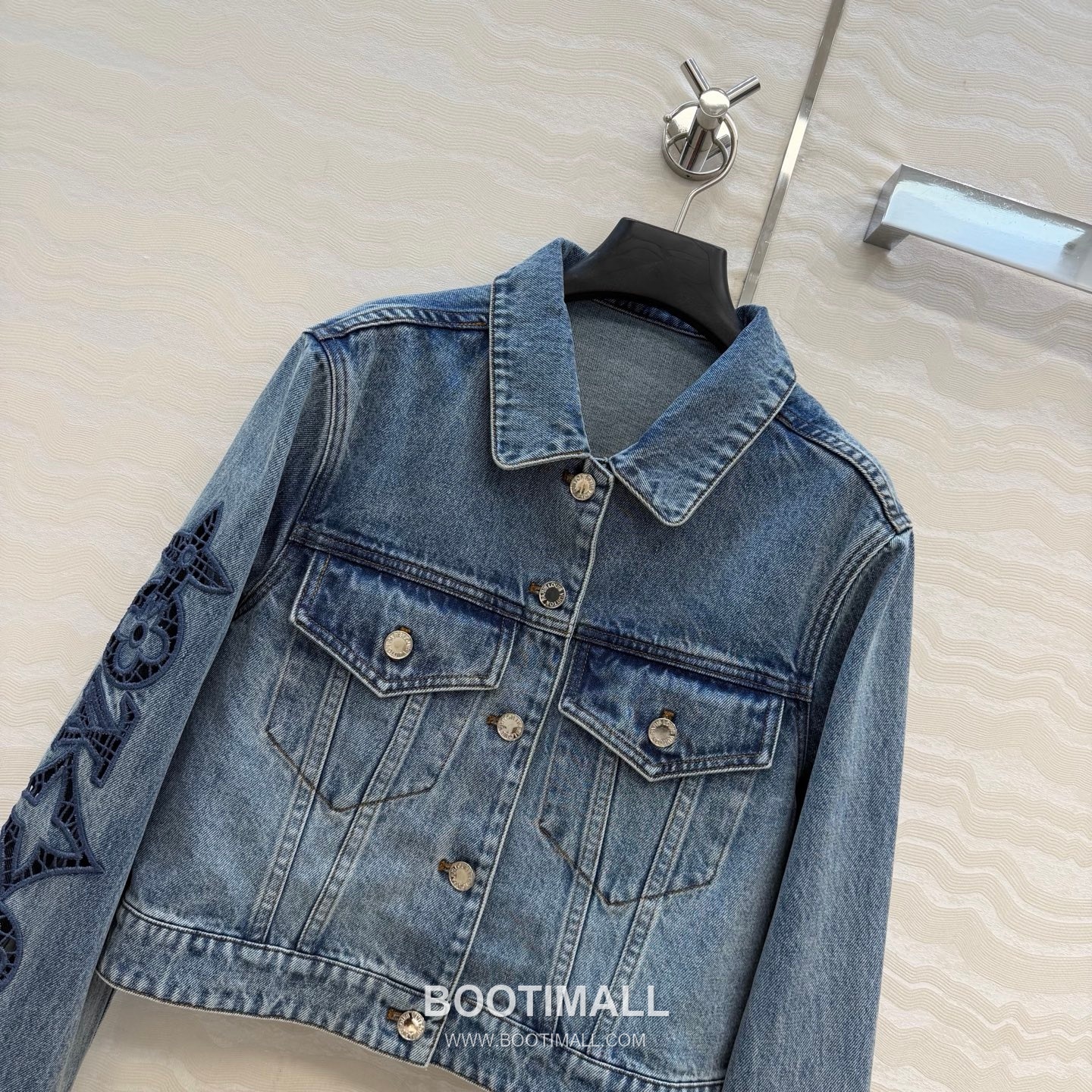 Louis Vuitton BOURGEOISE Monogram Embroidered Denim Jacket Blue 루이비통 부르주아 모노그램 자수 데님 자켓 블루 8