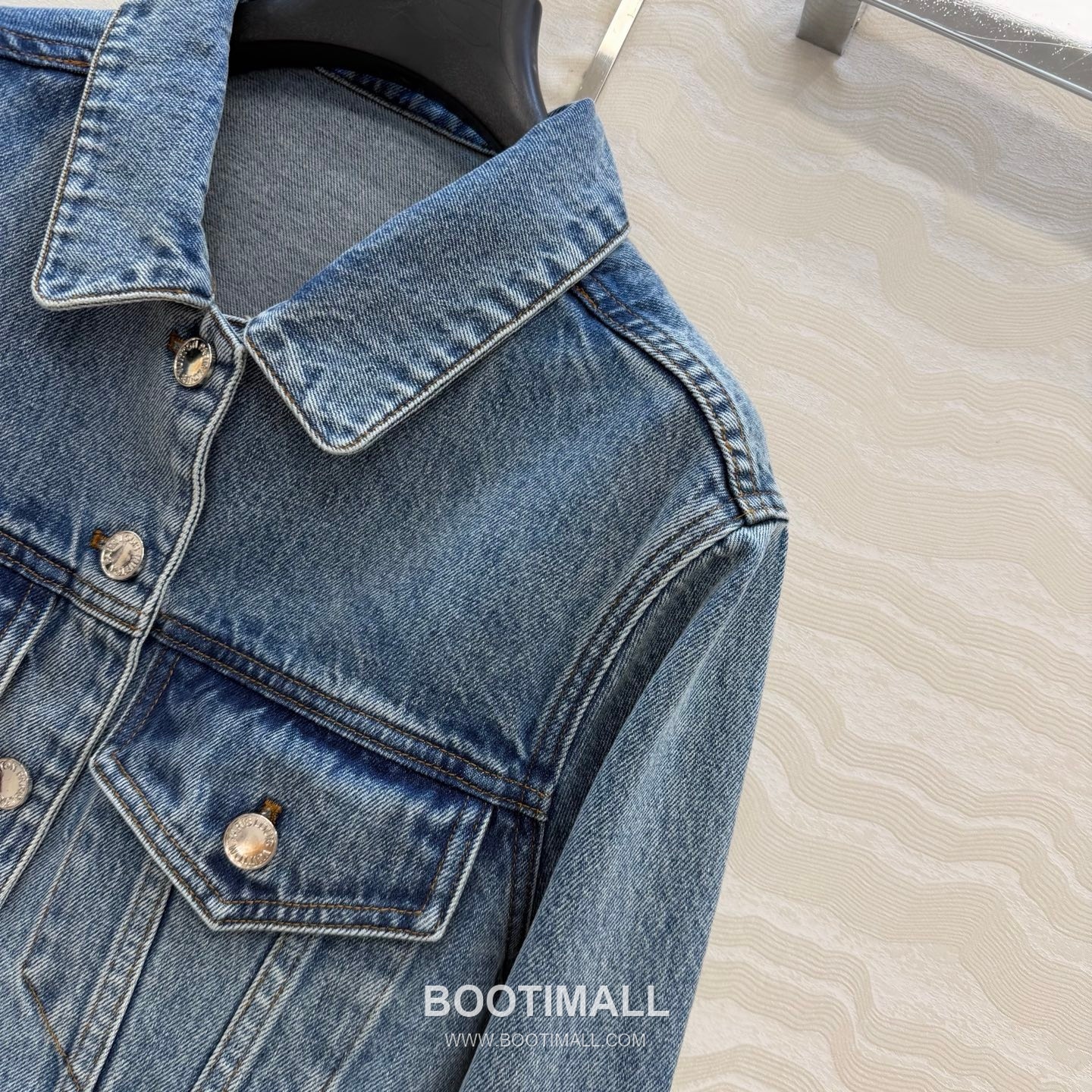 Louis Vuitton BOURGEOISE Monogram Embroidered Denim Jacket Blue 루이비통 부르주아 모노그램 자수 데님 자켓 블루 9