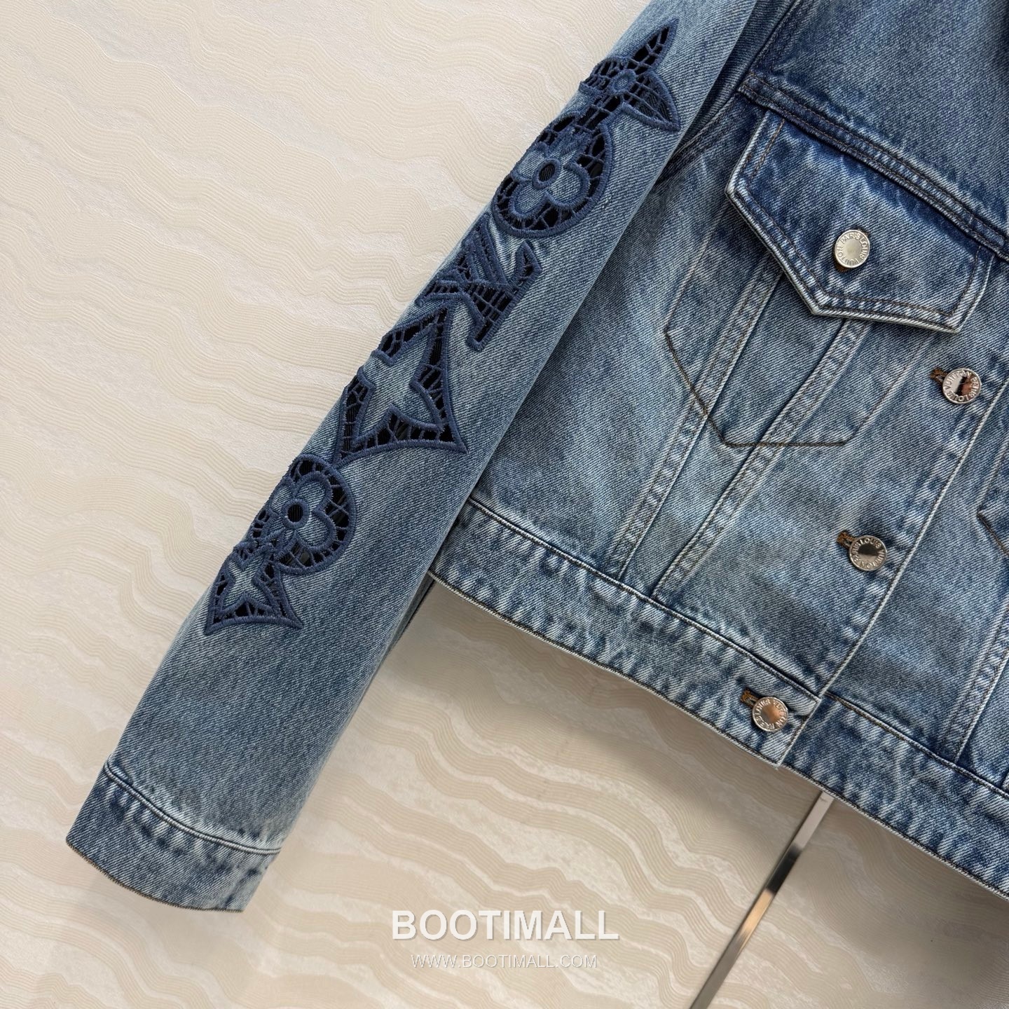 Louis Vuitton BOURGEOISE Monogram Embroidered Denim Jacket Blue 루이비통 부르주아 모노그램 자수 데님 자켓 블루 10