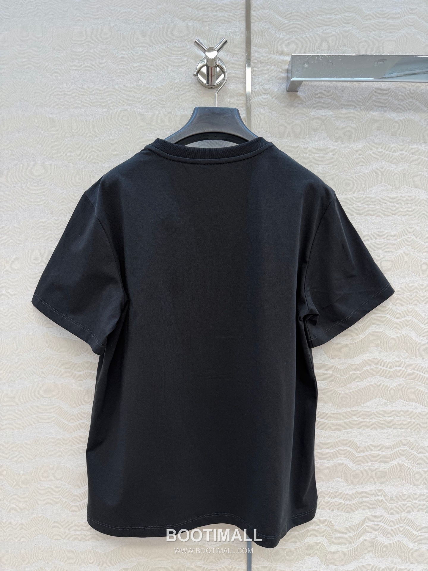 Cotton Embroidered Round Neck T-Shirt White 코튼 자수 라운드 넥 티셔츠 화이트 9