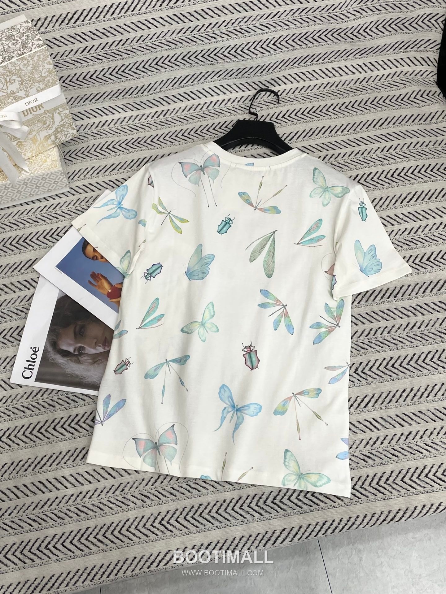 Dior Dragonfly Insect Print Letter Logo T-Shirt White 디올 드래곤플라이 곤충 프린트 레터 로고 티셔츠 화이트 4