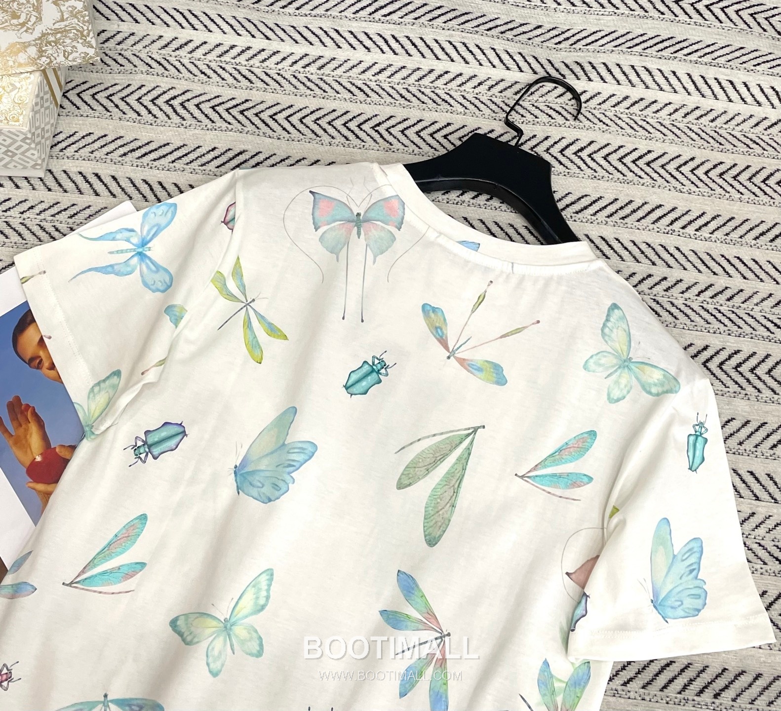Dior Dragonfly Insect Print Letter Logo T-Shirt White 디올 드래곤플라이 곤충 프린트 레터 로고 티셔츠 화이트 5