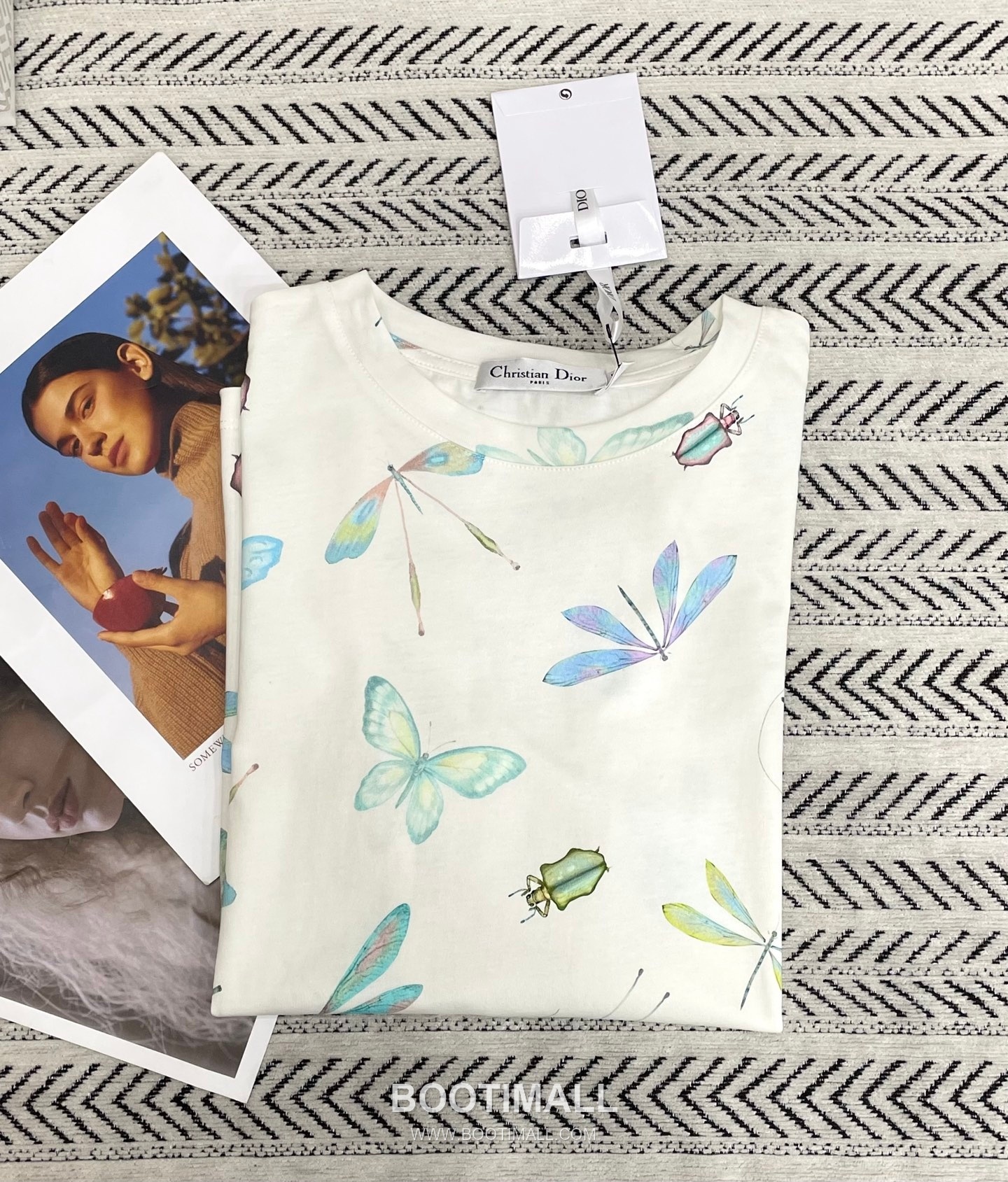 Dior Dragonfly Insect Print Letter Logo T-Shirt White 디올 드래곤플라이 곤충 프린트 레터 로고 티셔츠 화이트 6