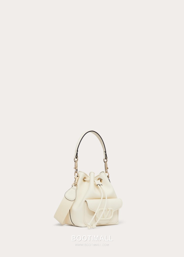 Valentino VLOGO Signature Leather Bucket Bag Ivory 발렌티노 브이로고 시그니처 레더 버킷백 아이보리 숄더백 21cm 2