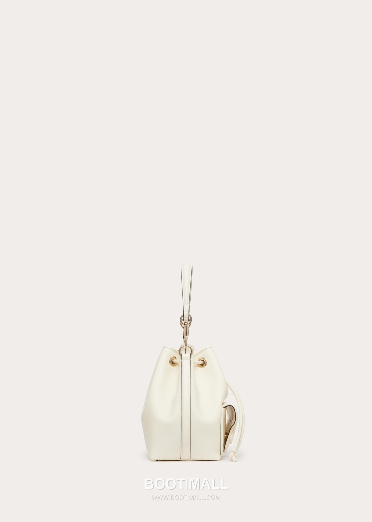 Valentino VLOGO Signature Leather Bucket Bag Ivory 발렌티노 브이로고 시그니처 레더 버킷백 아이보리 숄더백 21cm 4