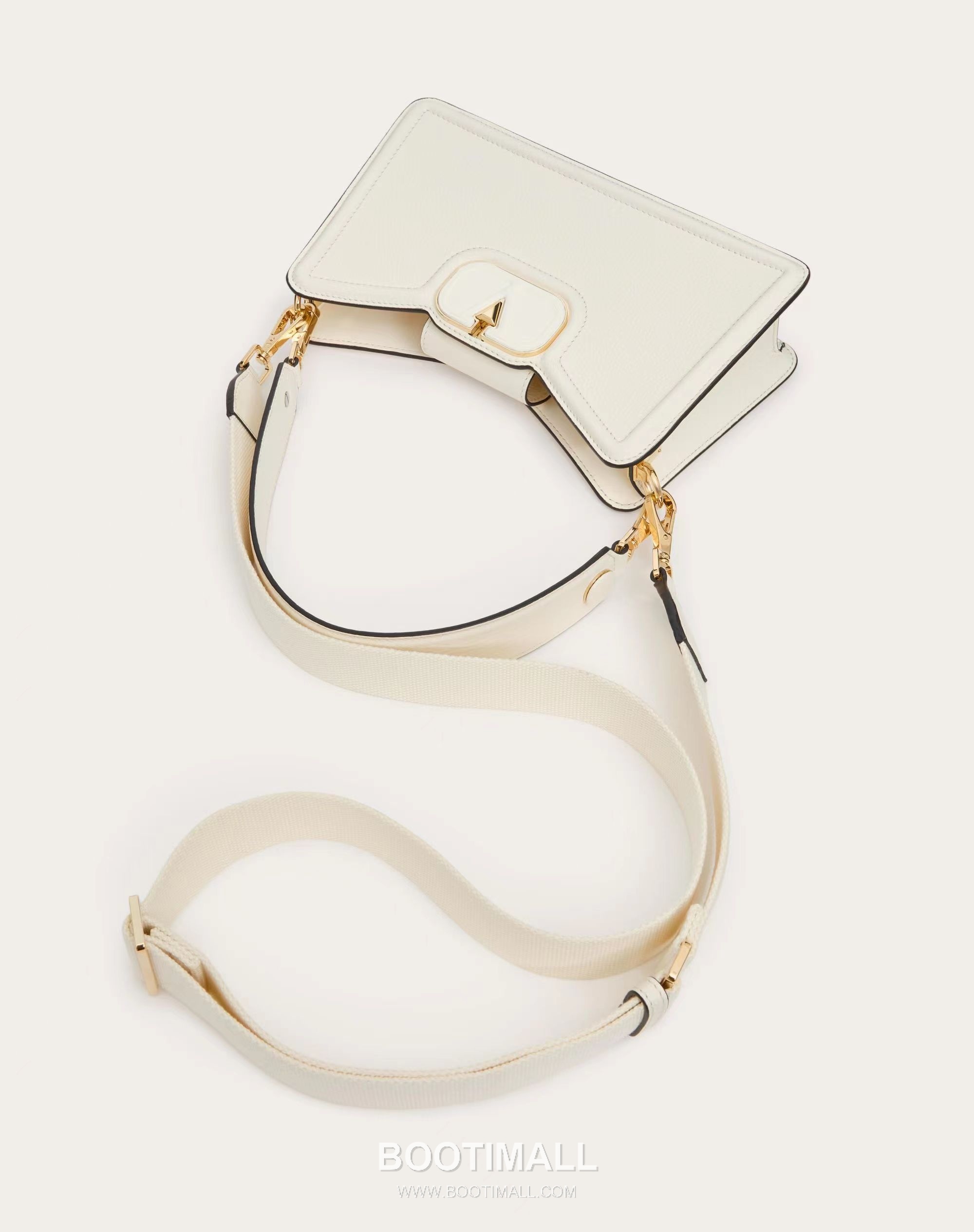Valentino VLogo Signature Grainy Leather Ivory Shoulder Bag 발렌티노 V로고 시그니처 그레이니 레더 아이보리 숄더백 6