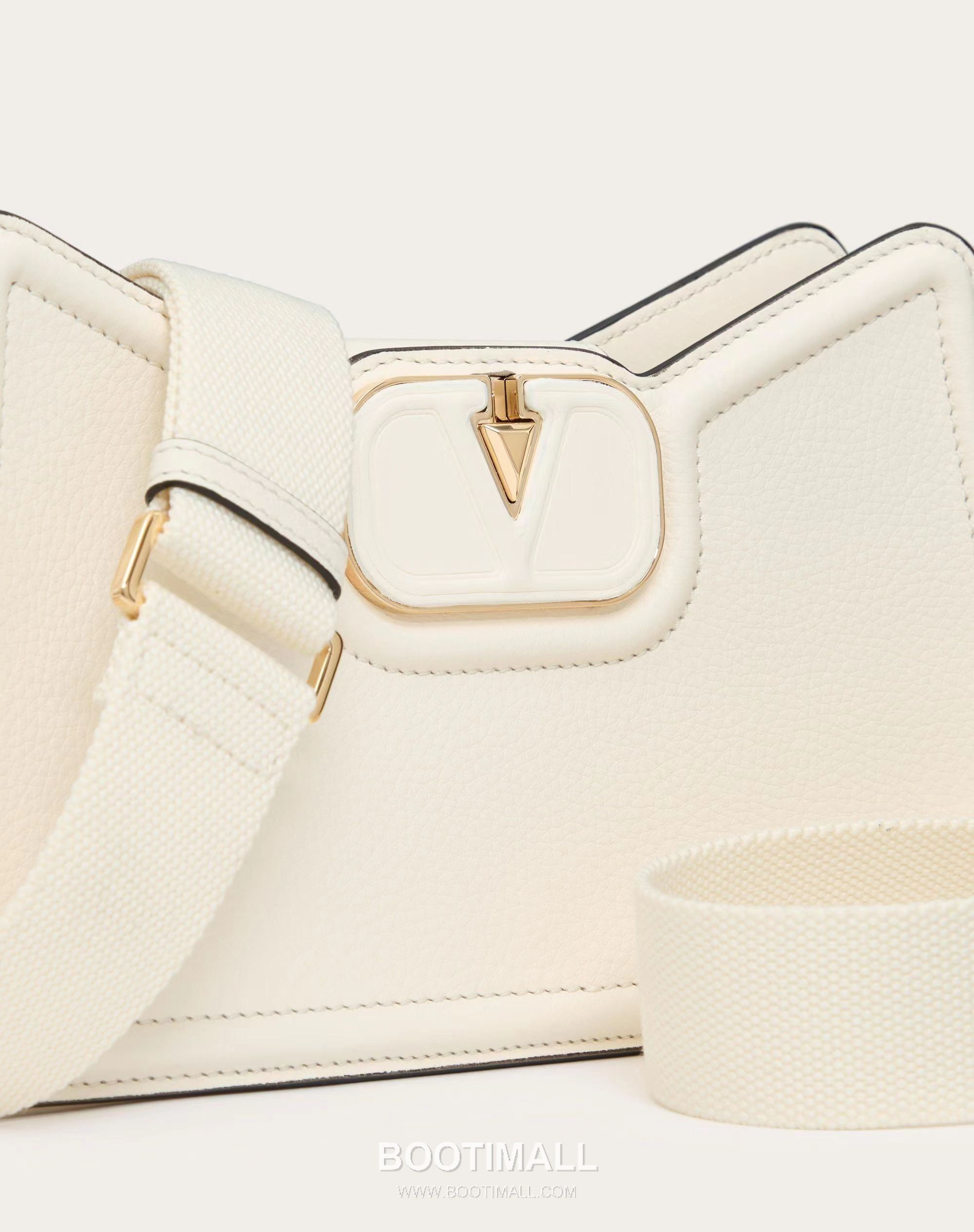 Valentino VLogo Signature Grainy Leather Ivory Shoulder Bag 발렌티노 V로고 시그니처 그레이니 레더 아이보리 숄더백 8