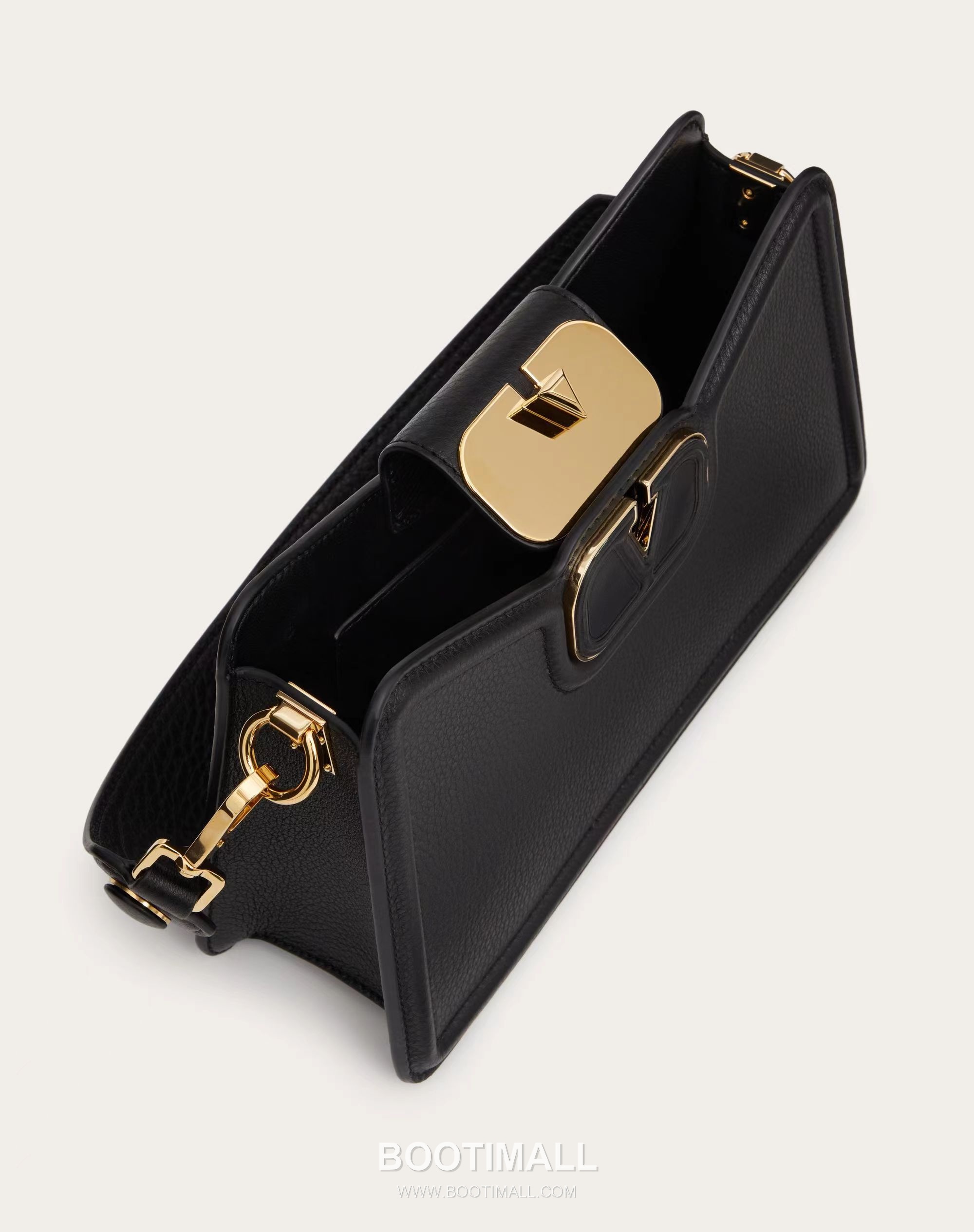 Valentino VLogo Signature Grainy Leather Ivory Shoulder Bag 발렌티노 V로고 시그니처 그레이니 레더 아이보리 숄더백 7