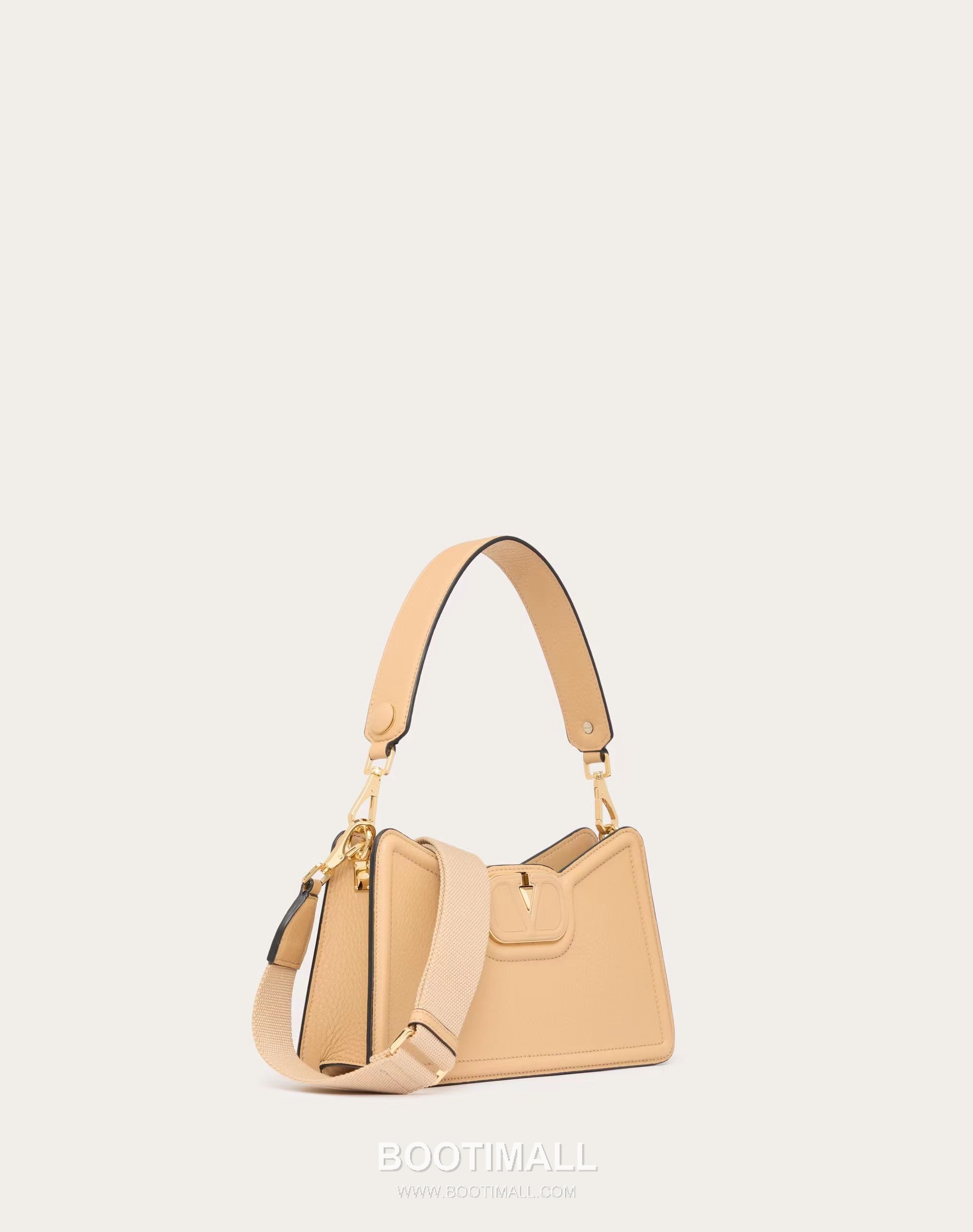 Valentino VLogo Signature Grainy Leather Ivory Shoulder Bag 발렌티노 V로고 시그니처 그레이니 레더 아이보리 숄더백 3
