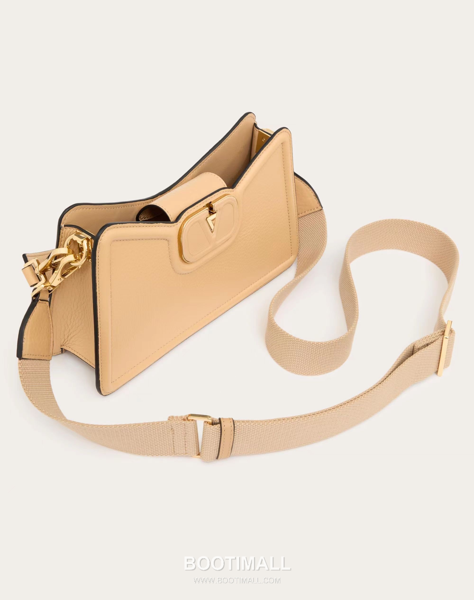 Valentino VLogo Signature Grainy Leather Ivory Shoulder Bag 발렌티노 V로고 시그니처 그레이니 레더 아이보리 숄더백 6