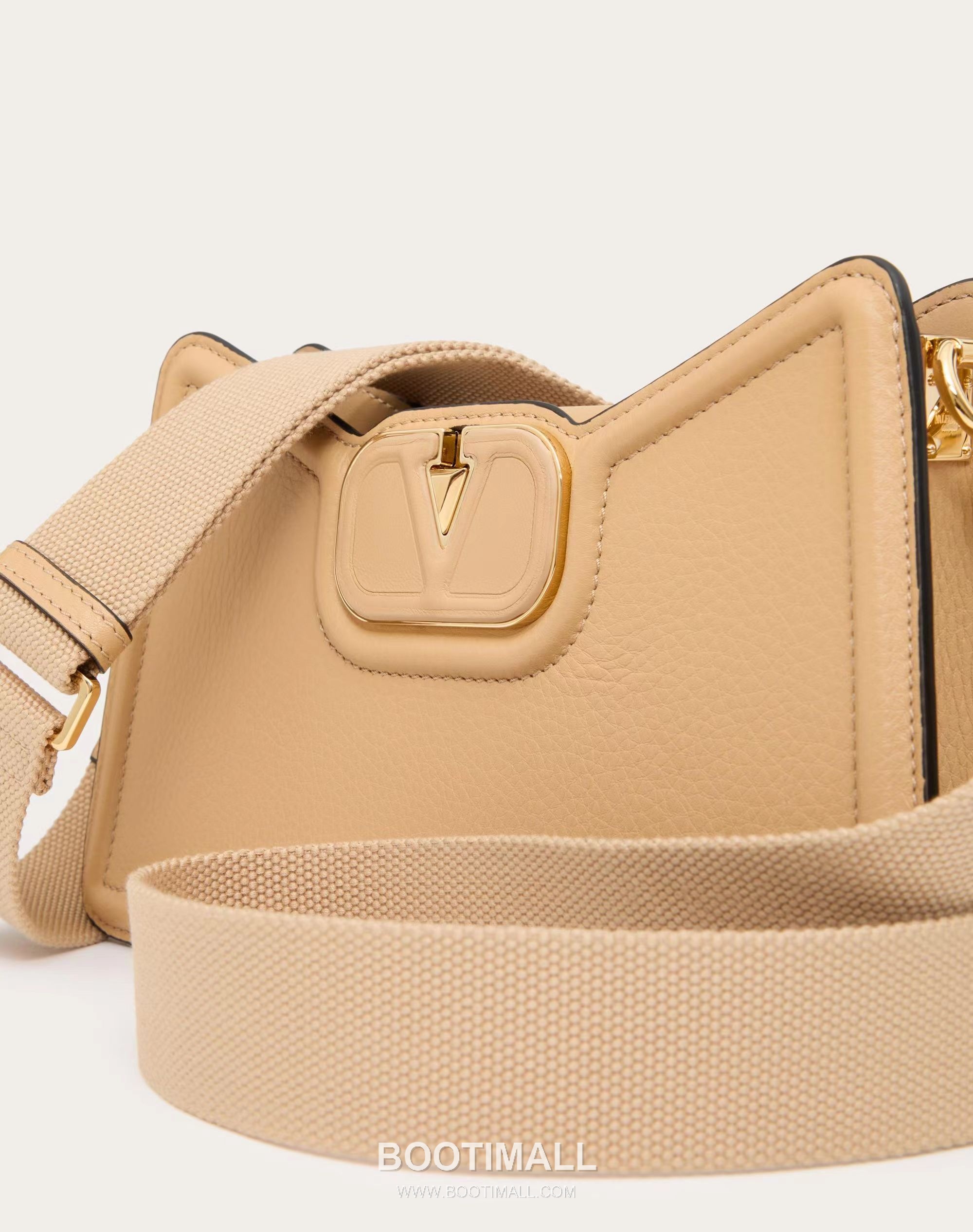 Valentino VLogo Signature Grainy Leather Ivory Shoulder Bag 발렌티노 V로고 시그니처 그레이니 레더 아이보리 숄더백 8