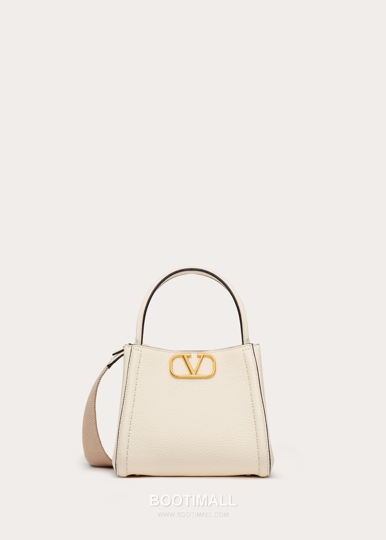 Valentino Garavani VSLING Grained Leather Beige Top Handle Bag 발렌티노 가라바니 브이슬링 그레인드 레더 베이지 탑핸들백 2