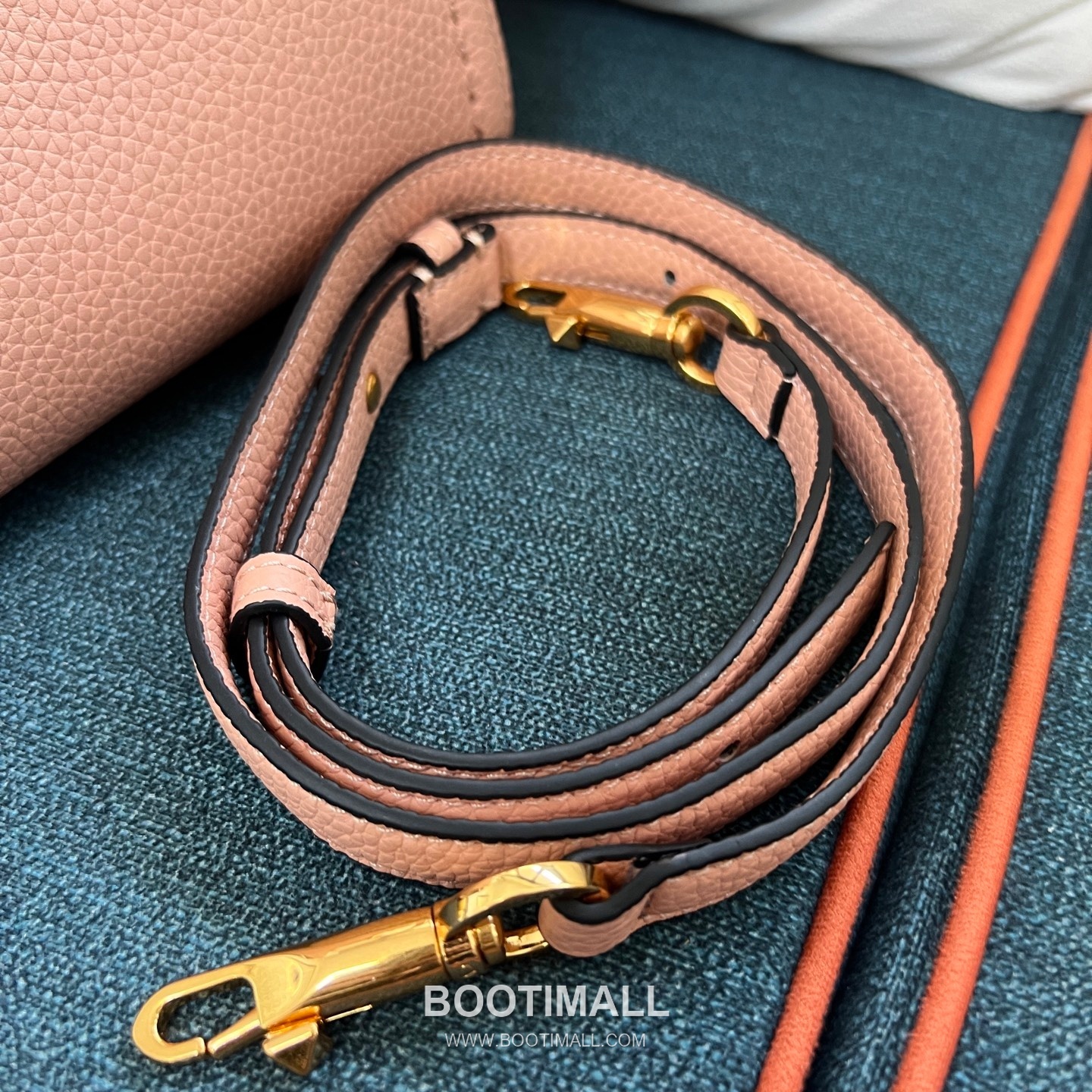 Valentino Garavani VSLING Grained Leather Beige Top Handle Bag 발렌티노 가라바니 브이슬링 그레인드 레더 베이지 탑핸들백 11