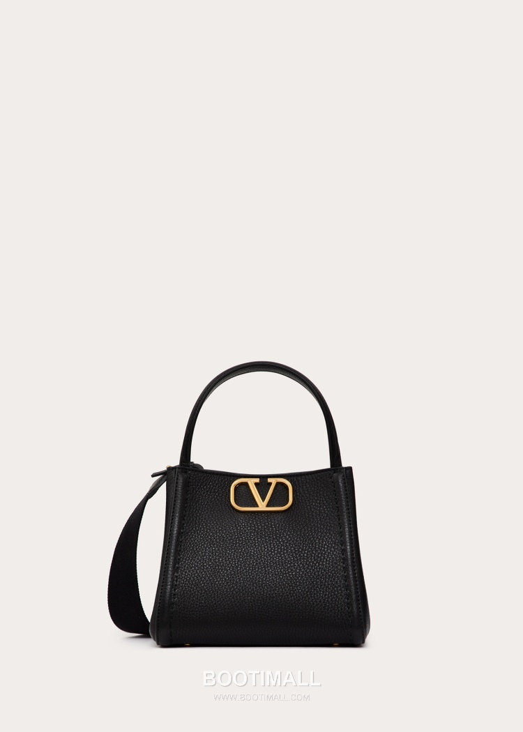 Valentino Garavani VSLING Grained Leather Beige Top Handle Bag 발렌티노 가라바니 브이슬링 그레인드 레더 베이지 탑핸들백 1