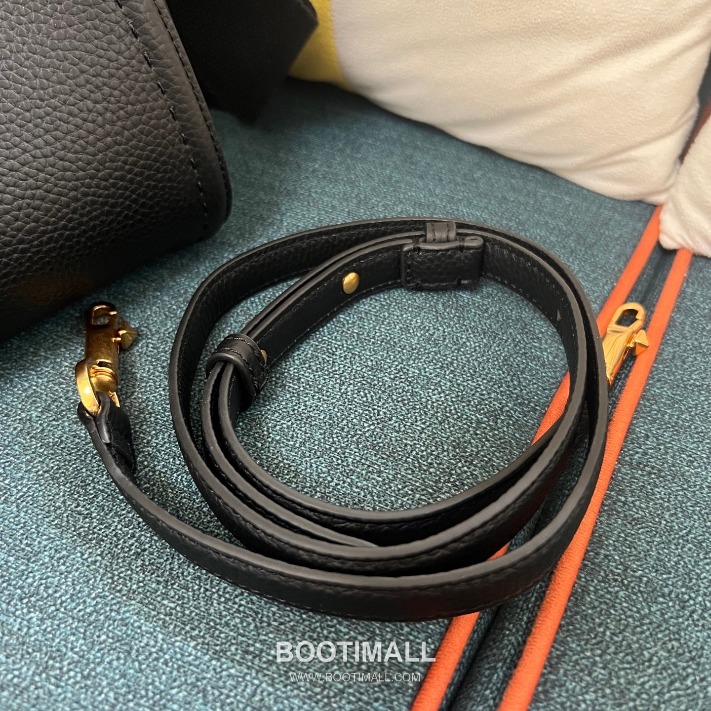 Valentino Garavani VSLING Grained Leather Beige Top Handle Bag 발렌티노 가라바니 브이슬링 그레인드 레더 베이지 탑핸들백 11