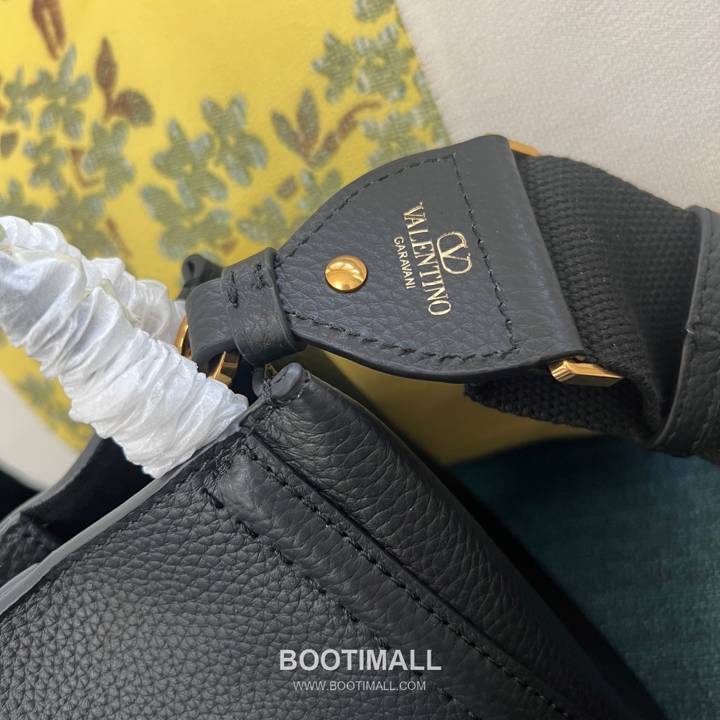 Valentino Garavani VSLING Grained Leather Beige Top Handle Bag 발렌티노 가라바니 브이슬링 그레인드 레더 베이지 탑핸들백 14