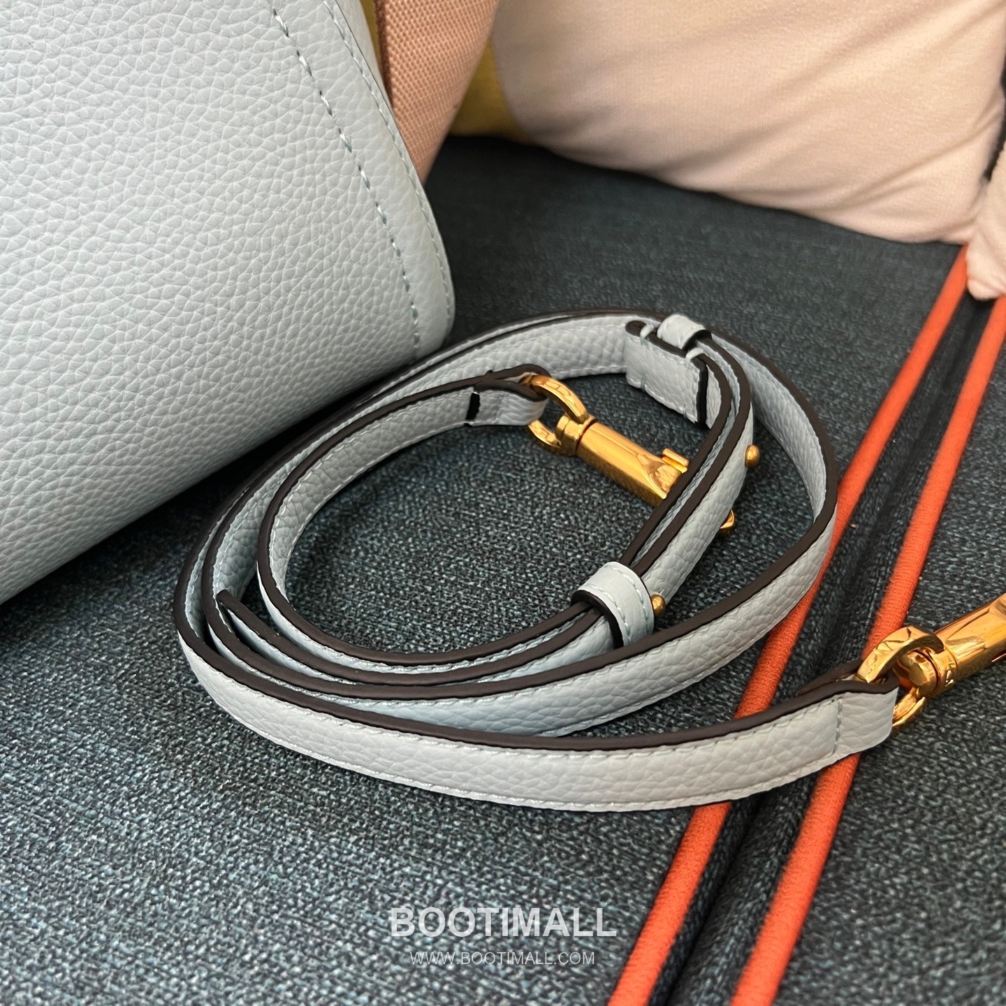 Valentino Garavani VSLING Grained Leather Beige Top Handle Bag 발렌티노 가라바니 브이슬링 그레인드 레더 베이지 탑핸들백 11