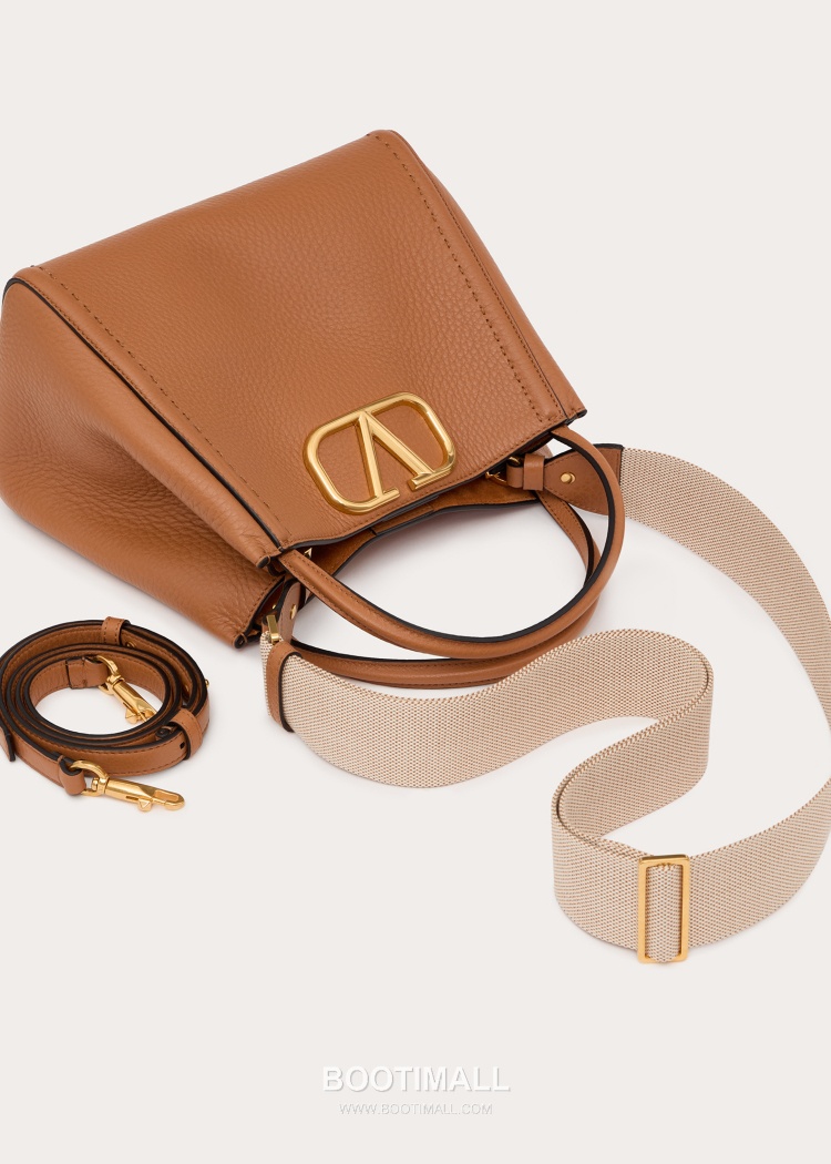 Valentino Garavani VSLING Grained Leather Beige Top Handle Bag 발렌티노 가라바니 브이슬링 그레인드 레더 베이지 탑핸들백 5