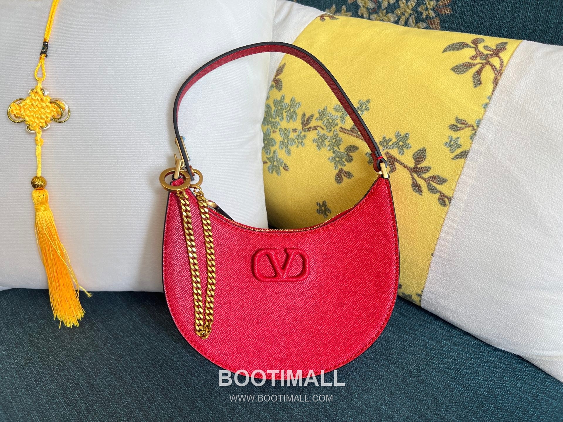 Valentino Supervee Half Moon Leather Hobo Bag 발렌티노 슈퍼비 하프문 레더 호보백 7