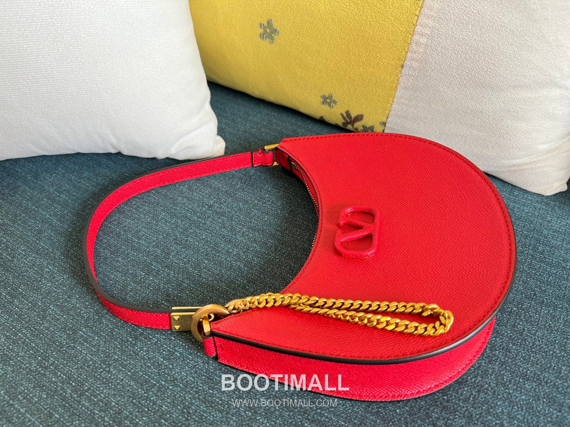 Valentino Supervee Half Moon Leather Hobo Bag 발렌티노 슈퍼비 하프문 레더 호보백 8