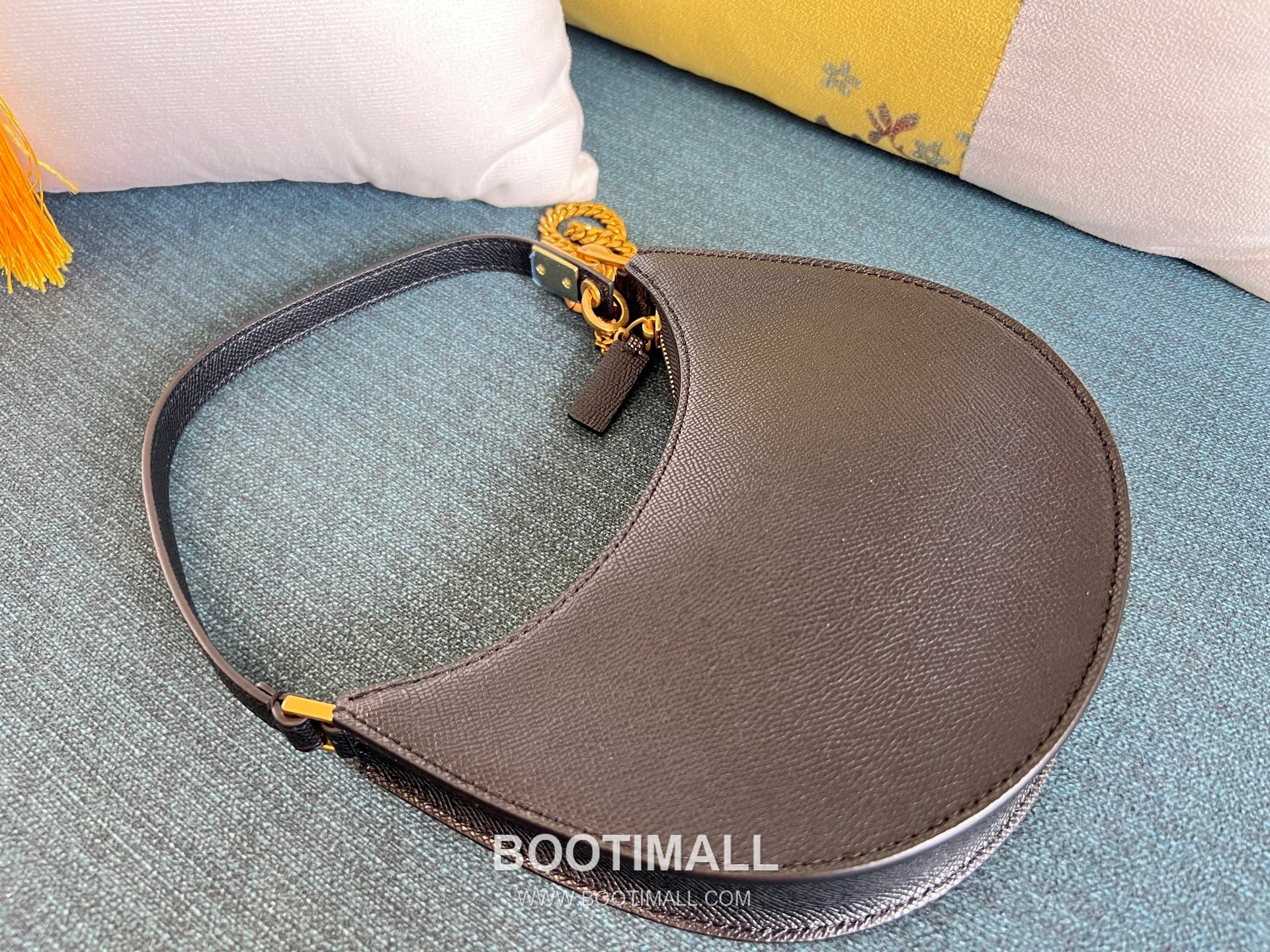 Valentino VLOGO Signature Mini Patent Calfskin Hobo Bag 발렌티노 브이로고 시그니처 미니 페이턴트 카프스킨 호보백 0069 20cm 4