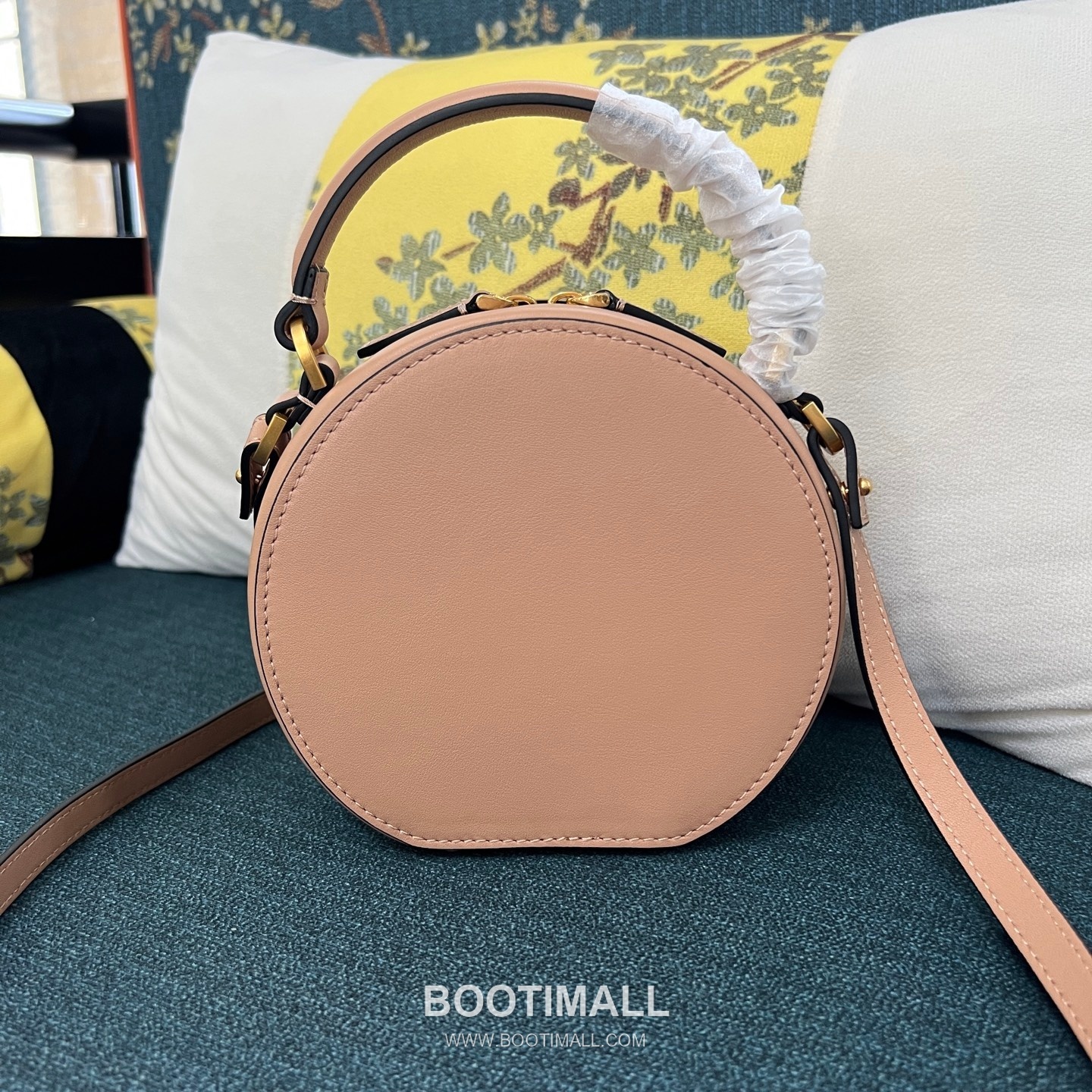 Valentino Garavani VLogo Signature Calfskin Beige Crossbody Bag 발렌티노 가라바니 2097 브이로고 시그니처 카프스킨 베이지 크로스백 16cm 7
