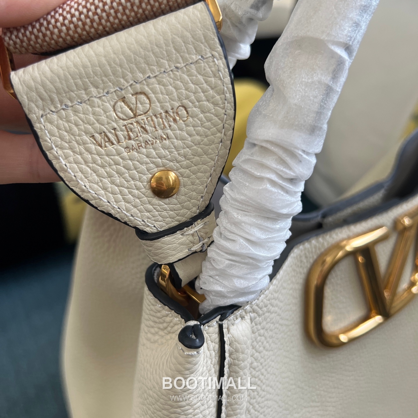 Valentino Garavani VLogo Signature Medium Grained Calfskin Tote Bag 발렌티노 가라바니 브이로고 시그니처 미디엄 2089M 그레인드 카프스킨 토트백 26cm 7