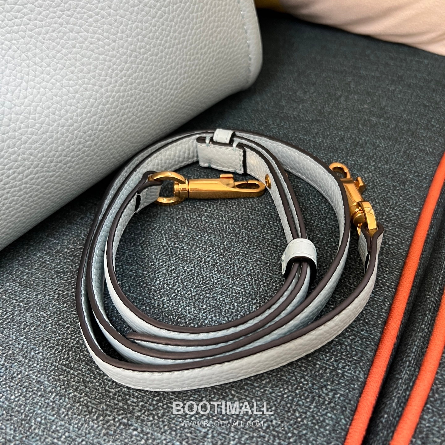 Valentino Garavani VLogo Signature Medium Grained Calfskin Tote Bag 발렌티노 가라바니 브이로고 시그니처 미디엄 2089M 그레인드 카프스킨 토트백 26cm 4