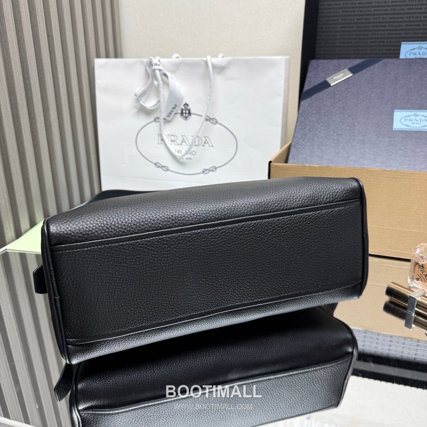 Prada Natural Grain Leather Black Top Handle Bag 프라다 1BB148 천연 그레인 레더 블랙 탑 핸들백 33cm 4