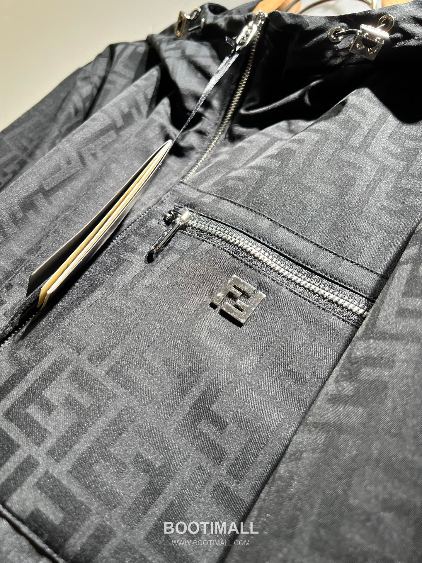 Fendi FF Logo Bugs Polyester Jacket Black White 펜디 FF 로고 벅스 폴리에스터 재킷 블랙 화이트 8