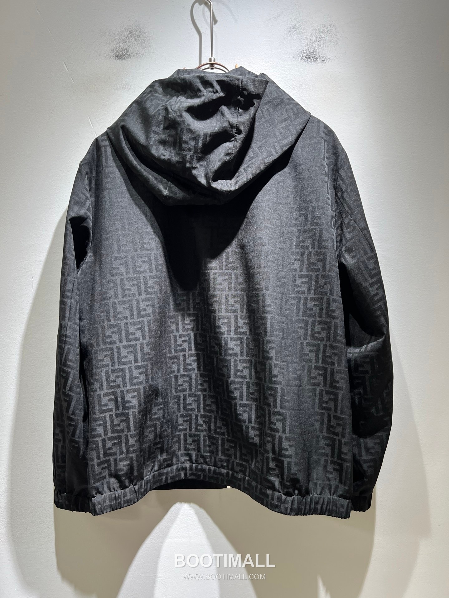 Fendi FF Logo Bugs Polyester Jacket Black White 펜디 FF 로고 벅스 폴리에스터 재킷 블랙 화이트 9