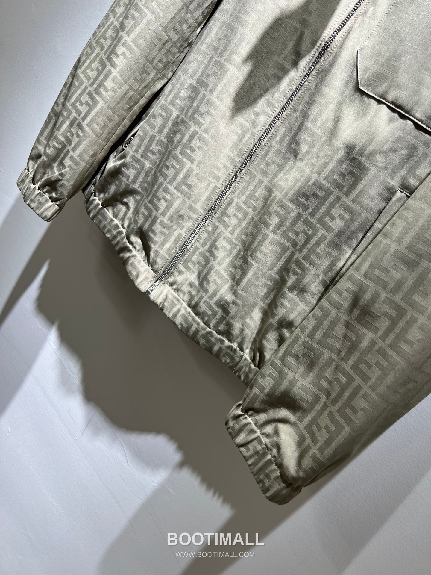 Fendi FF Logo Bugs Polyester Jacket Black White 펜디 FF 로고 벅스 폴리에스터 재킷 블랙 화이트 6