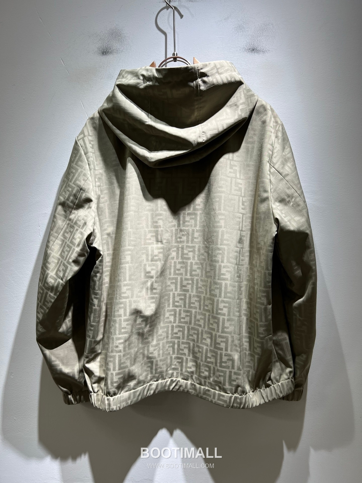 Fendi FF Logo Bugs Polyester Jacket Black White 펜디 FF 로고 벅스 폴리에스터 재킷 블랙 화이트 9