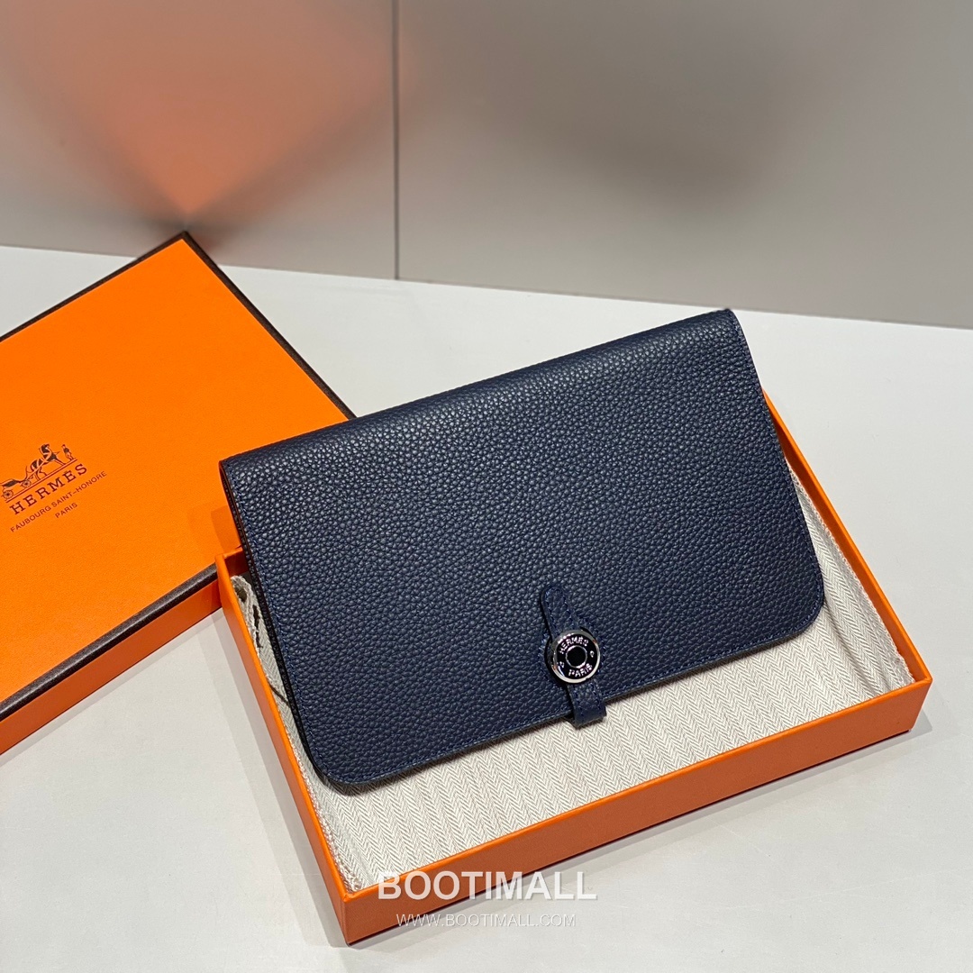 Hermes Togo Leather Passport Holder Navy Blue Wallet 에르메스 토고 레더 여권 케이스 네이비 블루 지갑 20cm 2