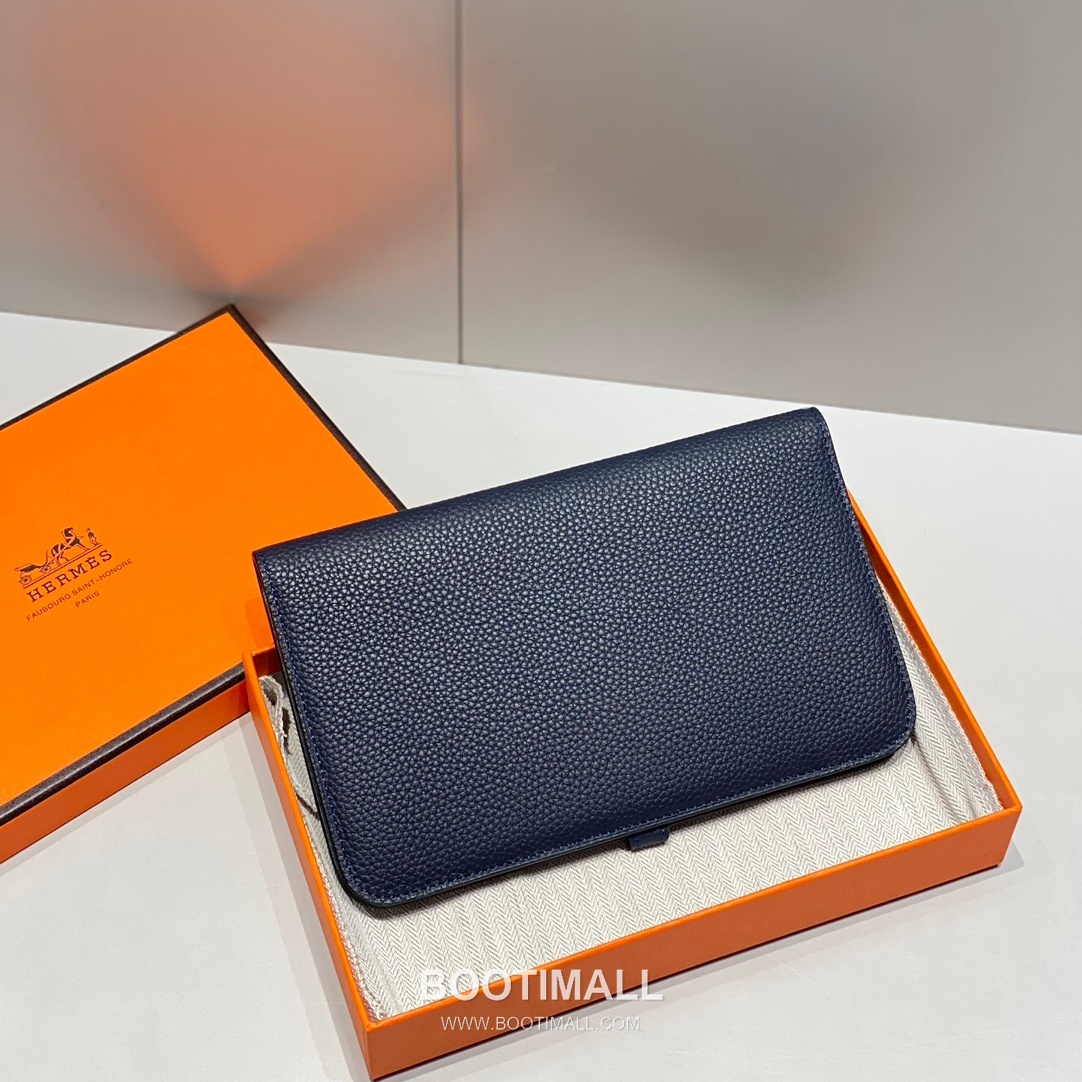 Hermes Togo Leather Passport Holder Navy Blue Wallet 에르메스 토고 레더 여권 케이스 네이비 블루 지갑 20cm 3