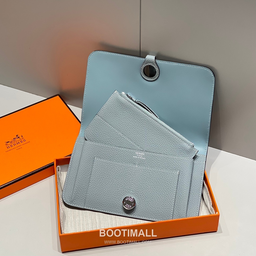Hermes Togo Passport Holder Linen Blue Leather Wallet 에르메스 토고 여권케이스 린넨 블루 레더 지갑 20cm 4