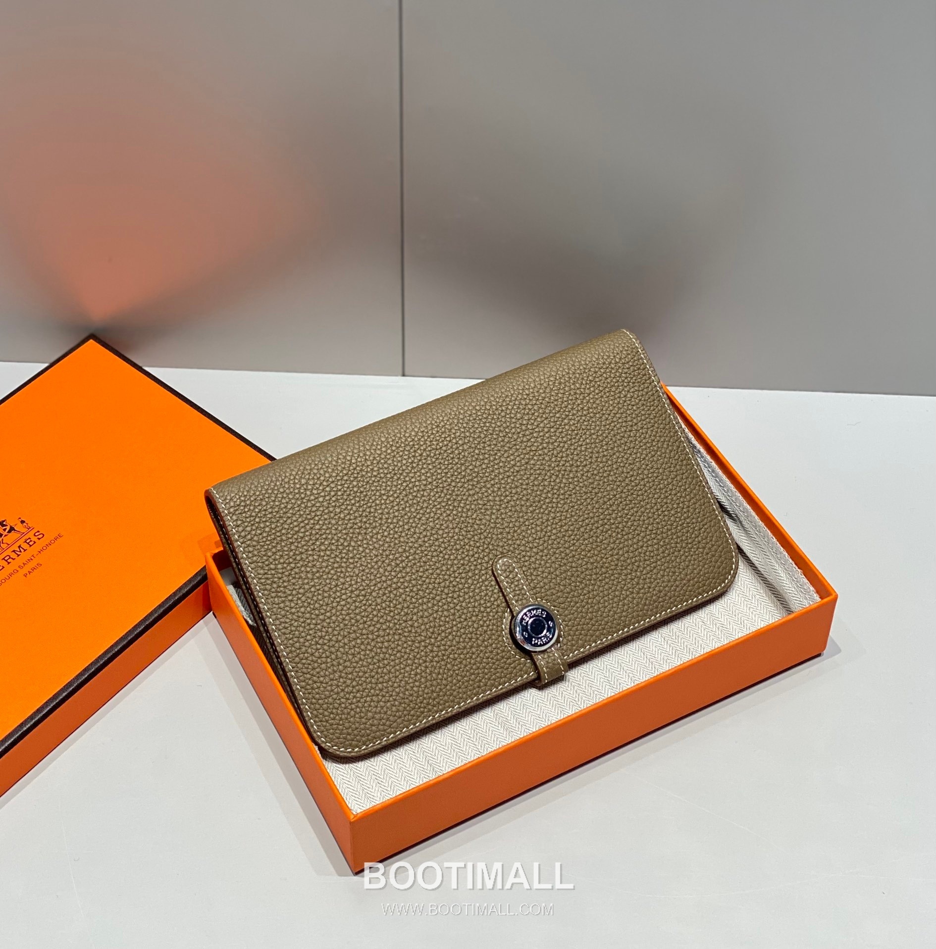 Hermes Togo Leather Passport Holder Elephant Grey Wallet 에르메스 토고 레더 여권 케이스 엘리펀트 그레이 지갑 20cm 2