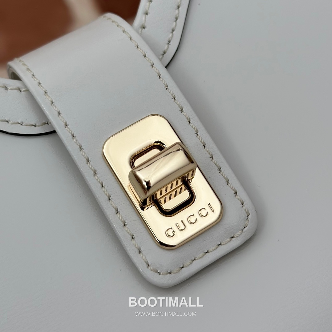 Gucci White Leather Underarm Shoulder Bag 구찌 786015 화이트 레더 언더암 숄더백 25cm 16