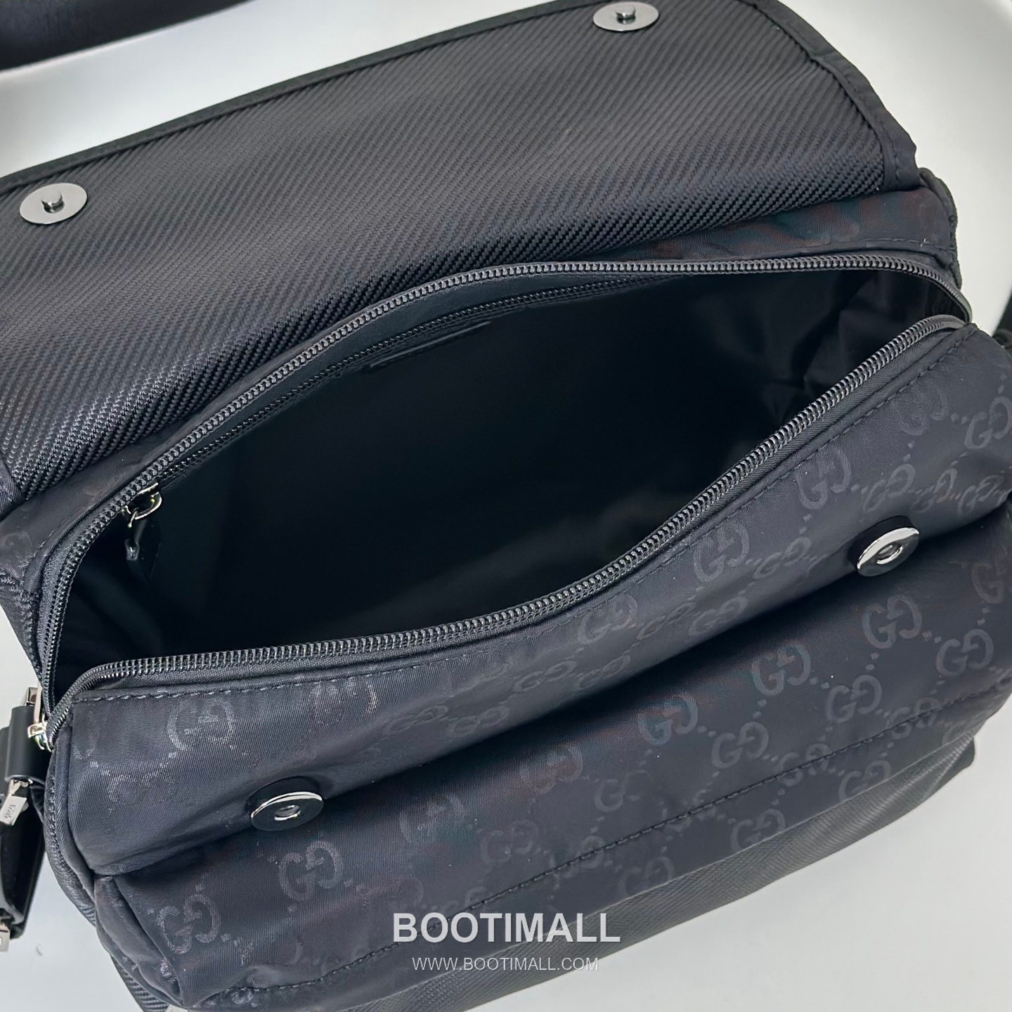 Gucci GG Monogram Black Nylon Leather Crossbody Bag 구찌 816820 GG 모노그램 블랙 나일론 레더 크로스백 20cm 11